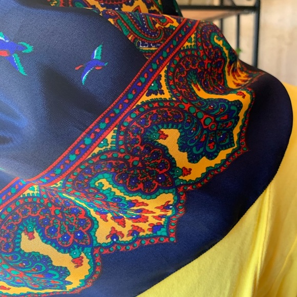 Beautiful Blue bird scarf - Picture 6 of 8